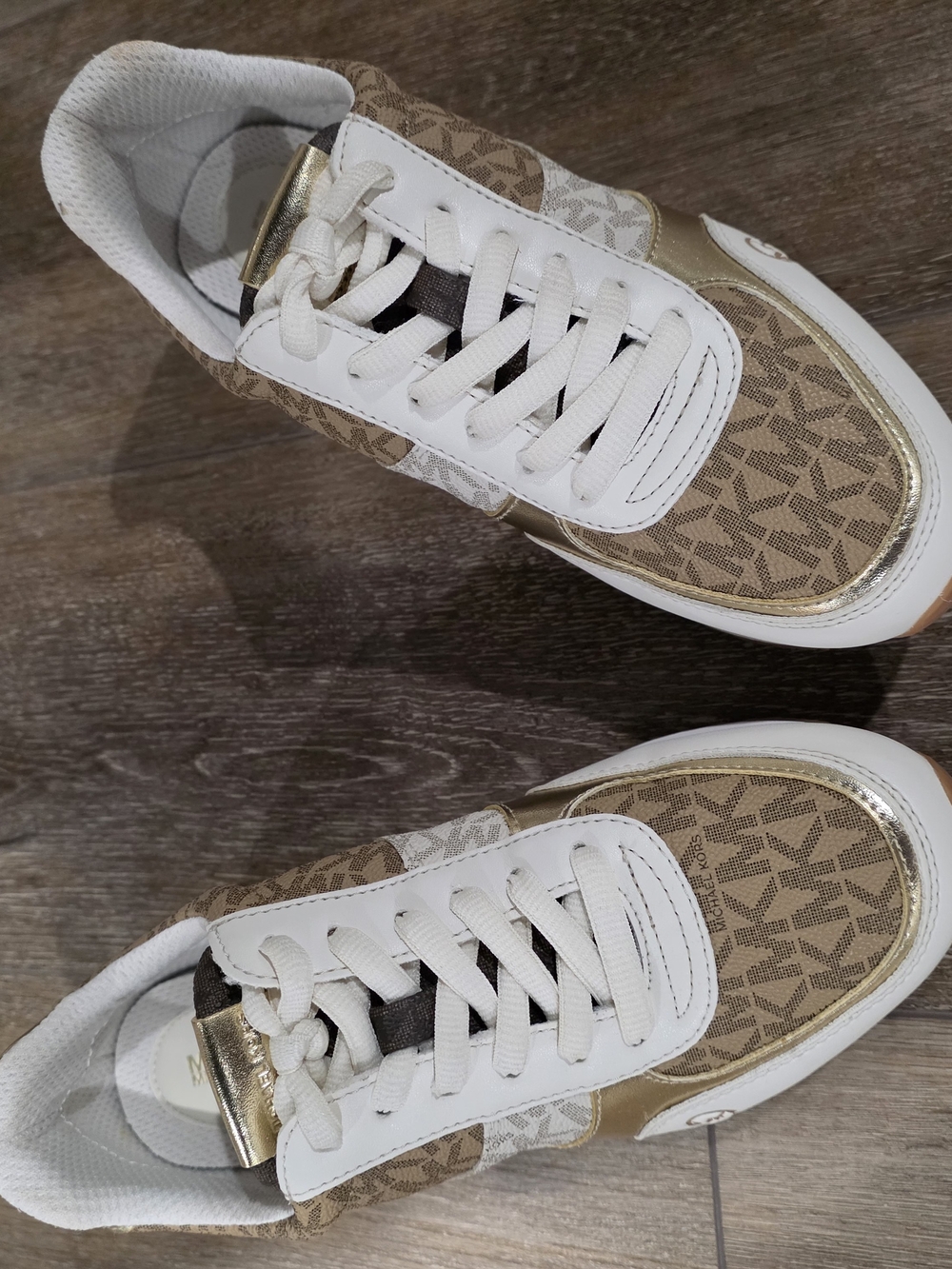Michael Kors Tan, White & Gold Logo Low-Top Sneakers